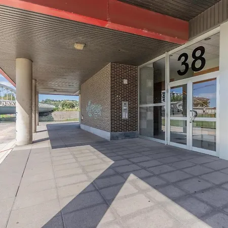 Confort Junto A La Ría De Apartamento Barakaldo